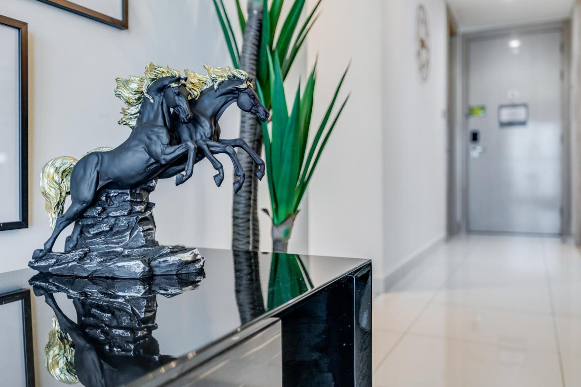 Globalstay Damac Towers By Paramount In Business Bay Dubai Dış mekan fotoğraf